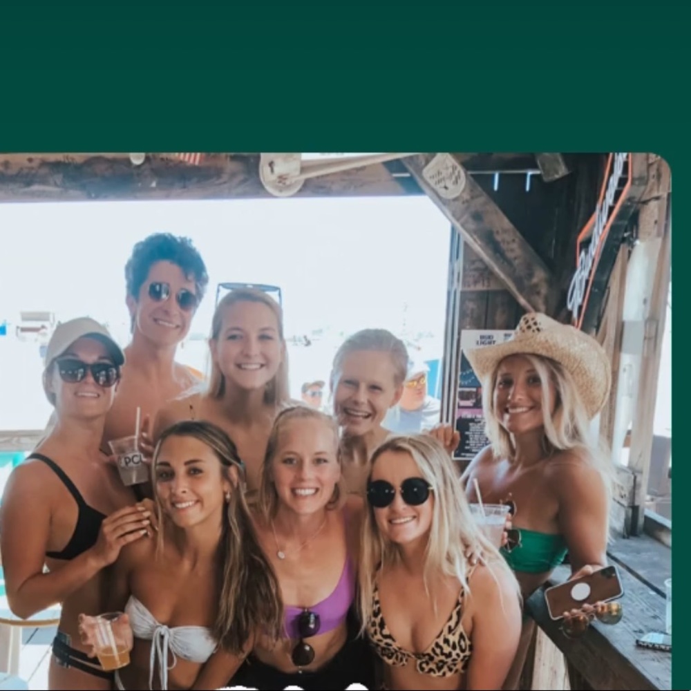 Meet your Posher, Caroline